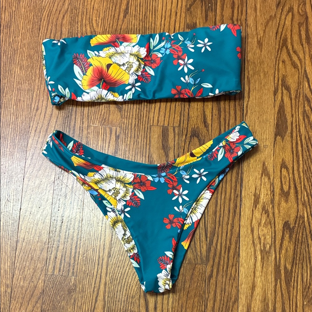 Zaful Floral Bikini top and bottom size M
